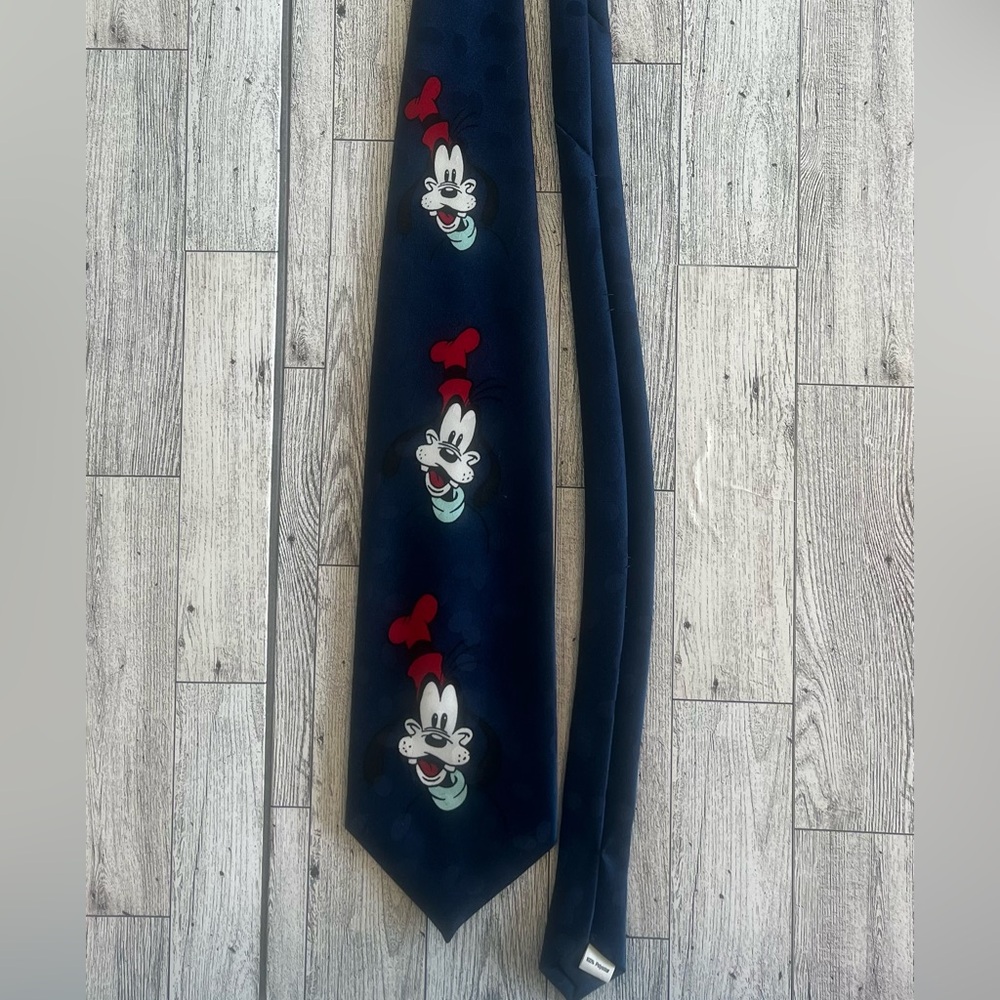 Vintage Men’s Tie Disney’s Goofy By Cervantes Navy‎ Blue 56” Long 3.75” Wide